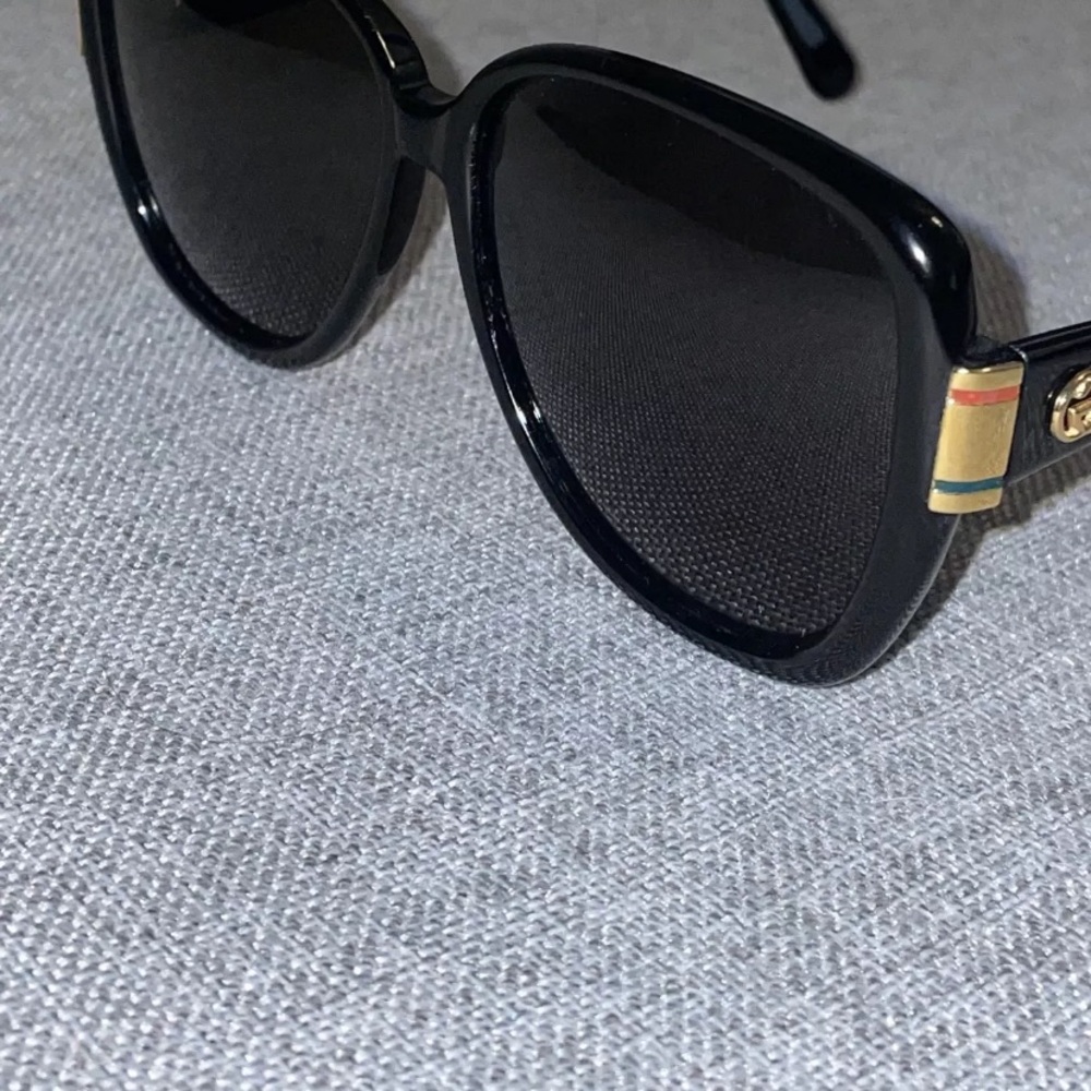 Gucci sunglasses GG2118 black frame vintage good condition
